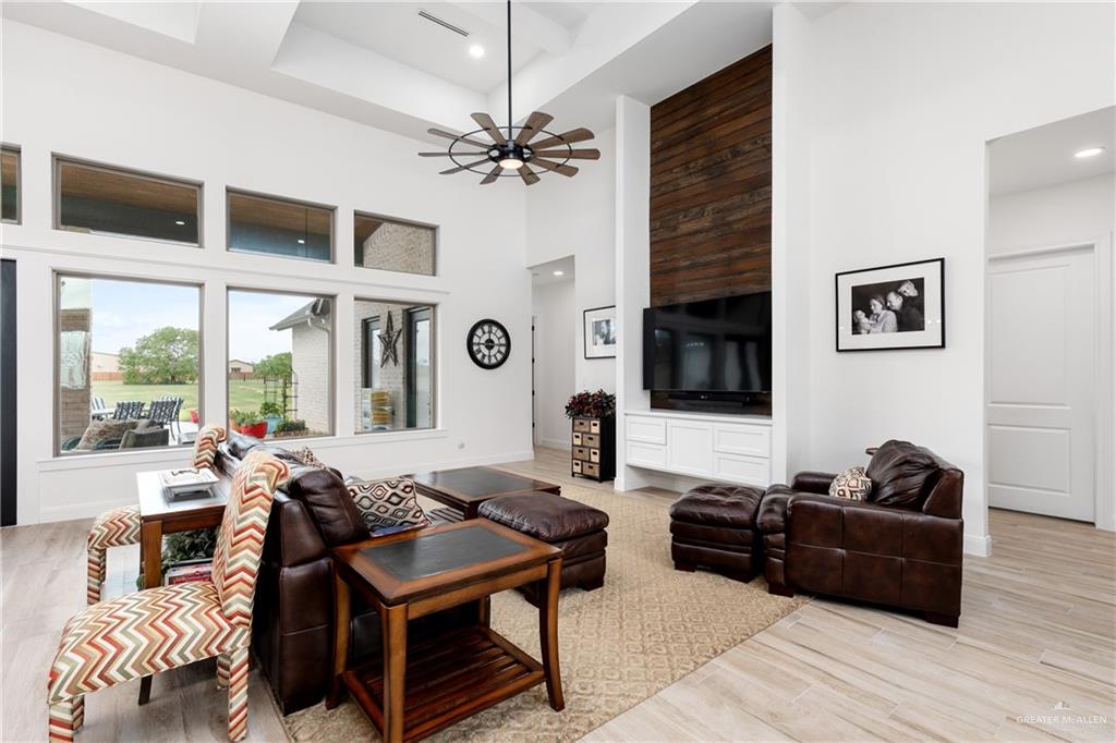 26789 Roberta Road San Benito, TX 78586 - Photo 6 of 40