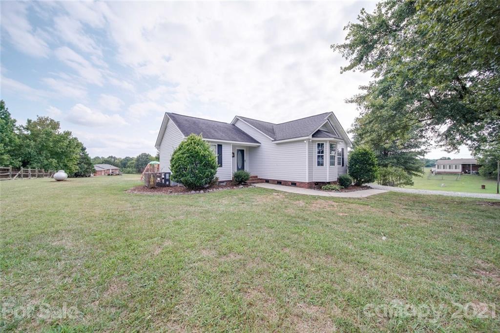 3010 Bert Williams Road Monroe, NC 28110 - Photo 5 of 44 Gallery Image 5