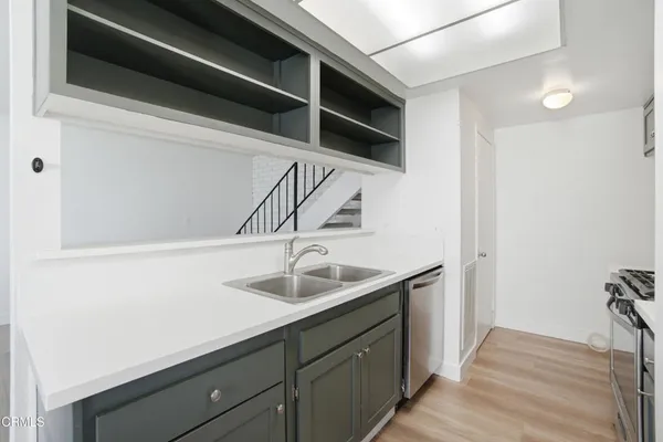 $399,500 | 2057 Calle La Sombra, Unit 3, Simi Valley, CA 93063