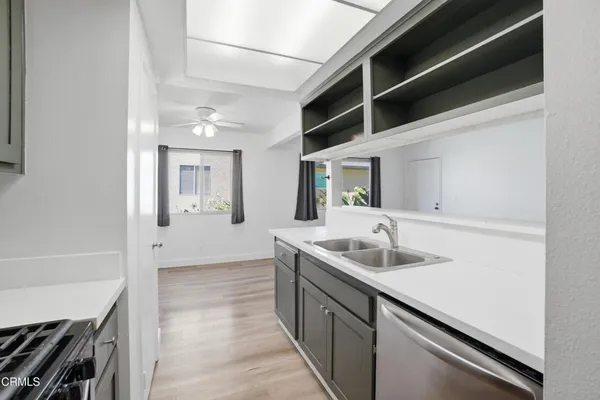 $399,500 | 2057 Calle La Sombra, Unit 3, Simi Valley, CA 93063