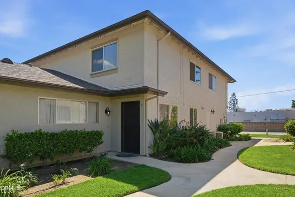 $399,500 | 2057 Calle La Sombra, Unit 3, Simi Valley, CA 93063