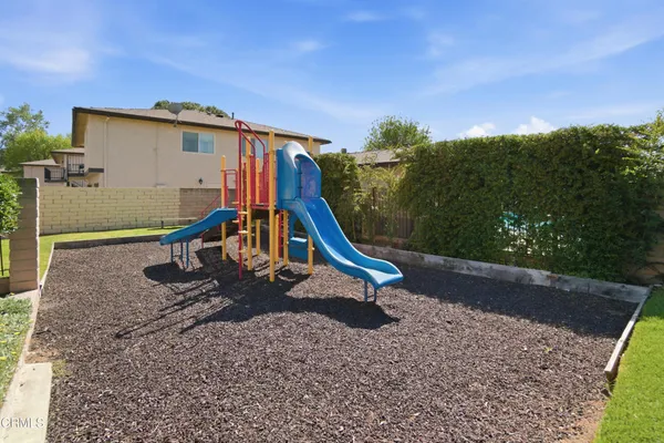 $399,500 | 2057 Calle La Sombra, Unit 3, Simi Valley, CA 93063