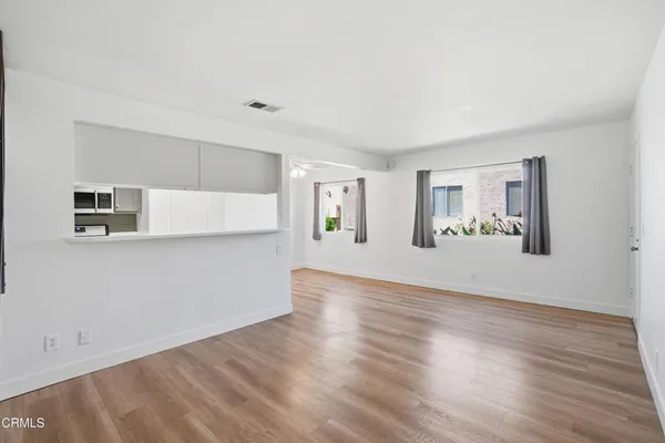 $399,500 | 2057 Calle La Sombra, Unit 3, Simi Valley, CA 93063