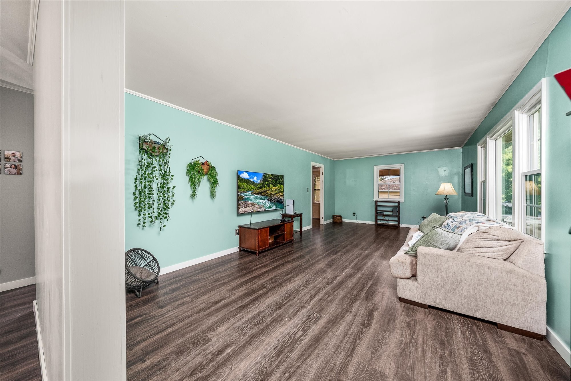 180 Frank Anderson Road Sparta, TN 38583 - Photo 11 of 45 a living room with furniture and a table