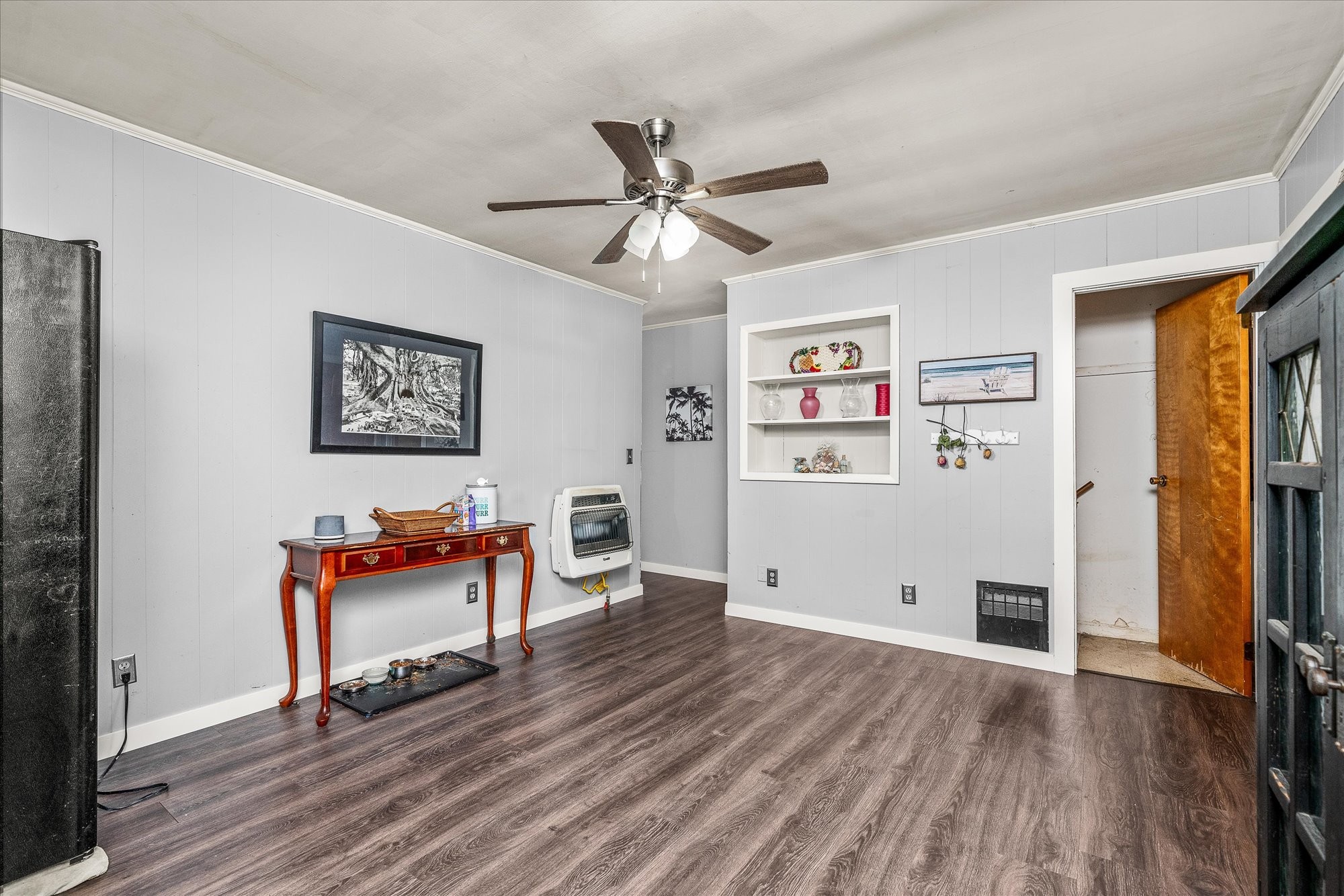 180 Frank Anderson Road Sparta, TN 38583 - Photo 7 of 45 a view of a workspace with furniture and wooden floor