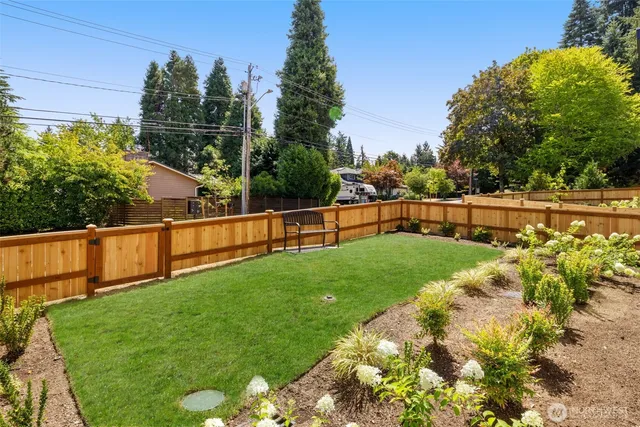 $6,500 | 8237 122nd Avenue Northeast, Kirkland, WA 98033