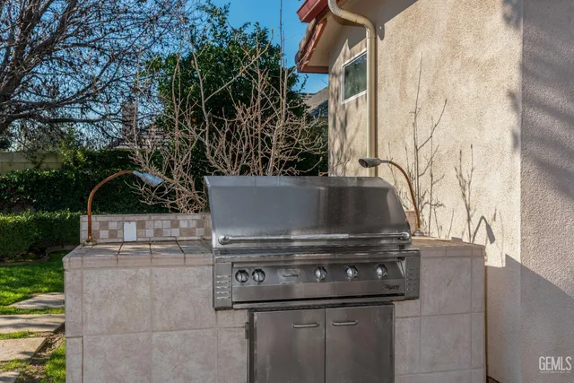 $730,000 | Undisclosed Address, Bakersfield, CA 93312