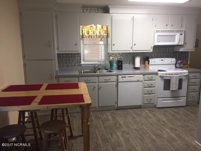 301 Smaw Road Washington, NC 27889 - Photo 10 of 30 Breakfast Area