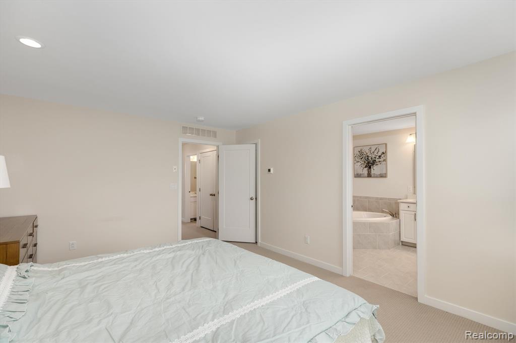 2846 Ridington Road Ann Arbor, MI 48105 - Photo 18 of 35