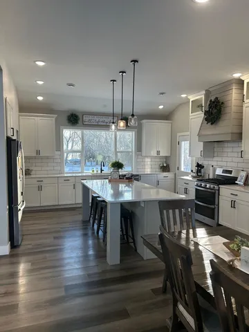 $684,900 | 7462 12th Street Northwest, Willmar, MN 56201