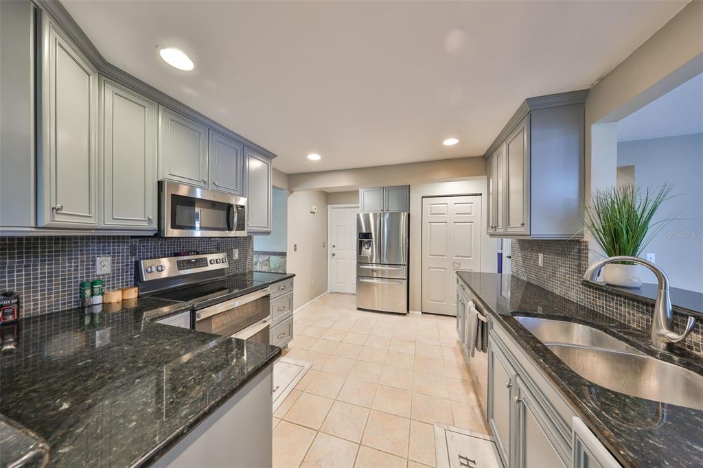 12341 79th Place Seminole, FL 33772 - Photo 12 of 60