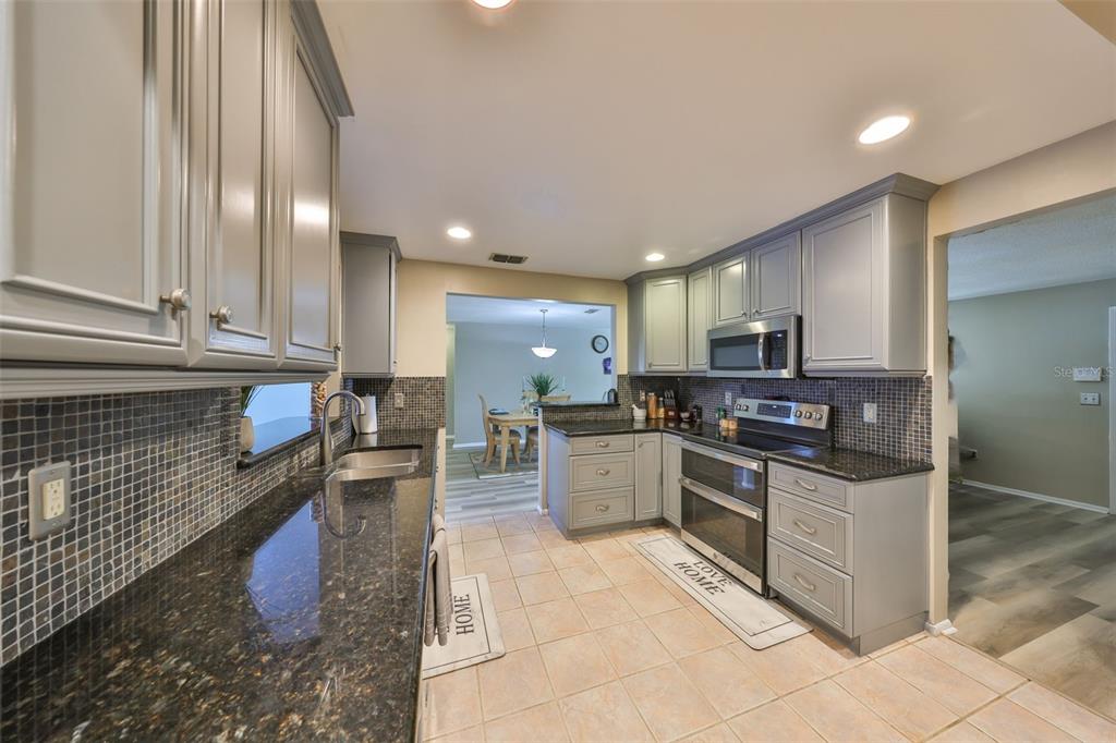 12341 79th Place Seminole, FL 33772 - Photo 13 of 60