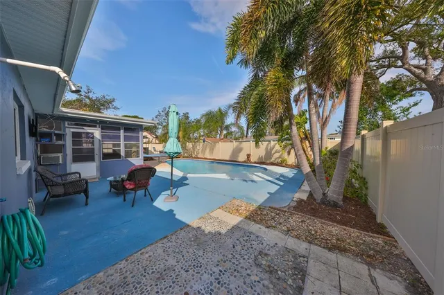 $621,900 | 12341 79th Place, Seminole, FL 33772