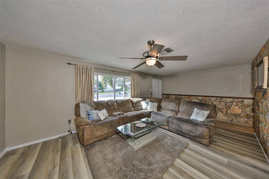 12341 79th Place Seminole, FL 33772 - Photo 10 of 60