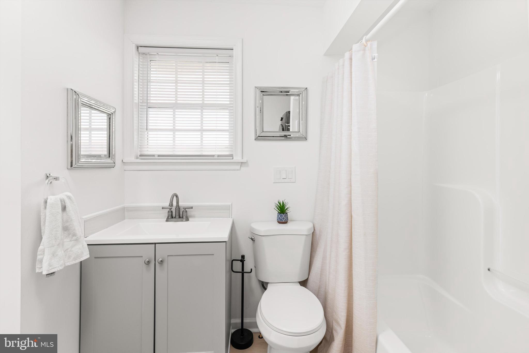10429 Brighton Road Ocean City, MD 21842 - Photo 29 of 64 Second full bath