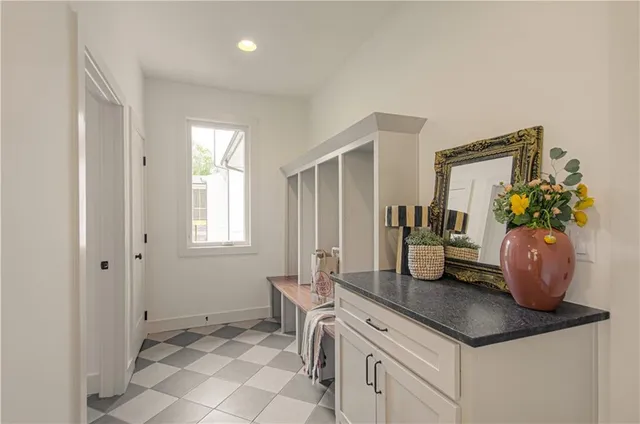 $1,039,950 | 2150 Northwest Scenic View Drive, Riverside, MO 64150