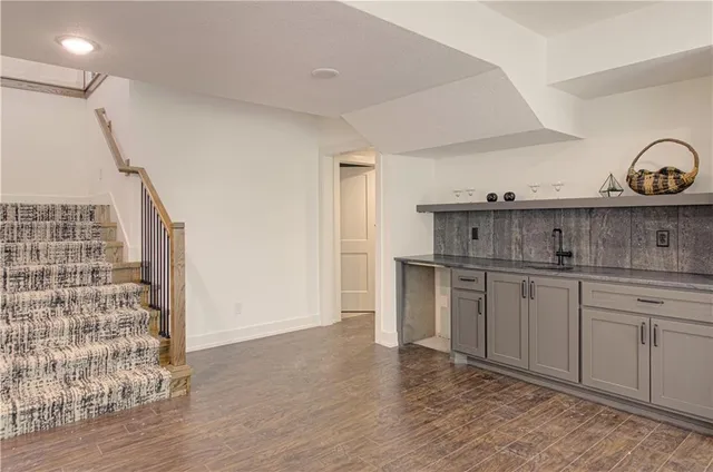 $1,039,950 | 2150 Northwest Scenic View Drive, Riverside, MO 64150