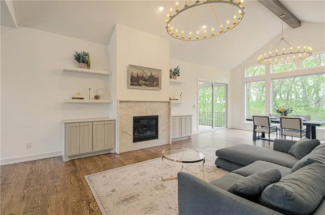 $1,039,950 | 2150 Northwest Scenic View Drive, Riverside, MO 64150