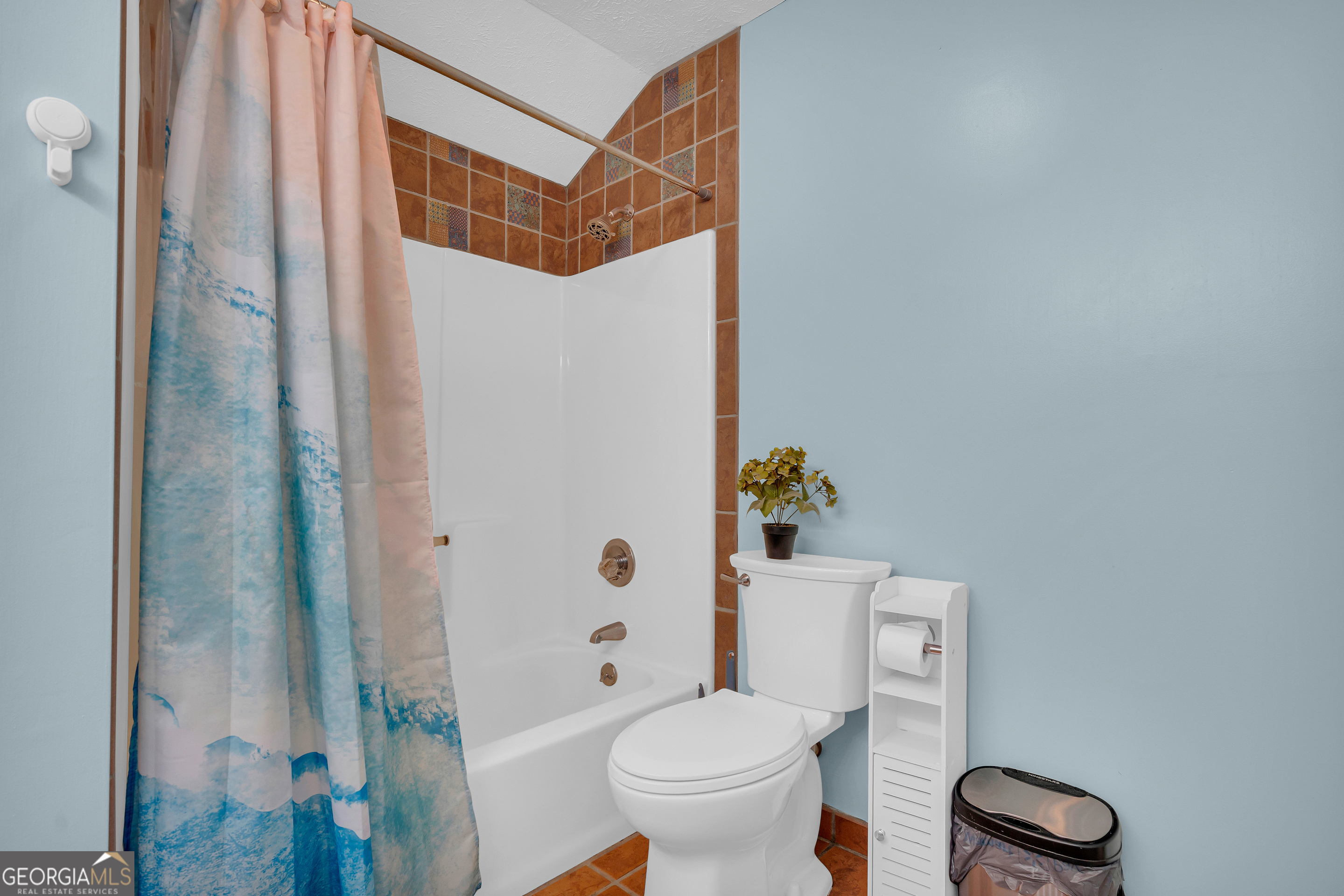 415 Ivory Drive Baldwin, GA 30511 - Photo 33 of 57 a bathroom with a toilet and a shower
