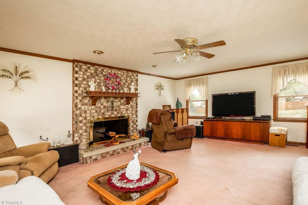 423 Walnut Grove Road Archdale, NC 27263 - Photo 2 of 25
