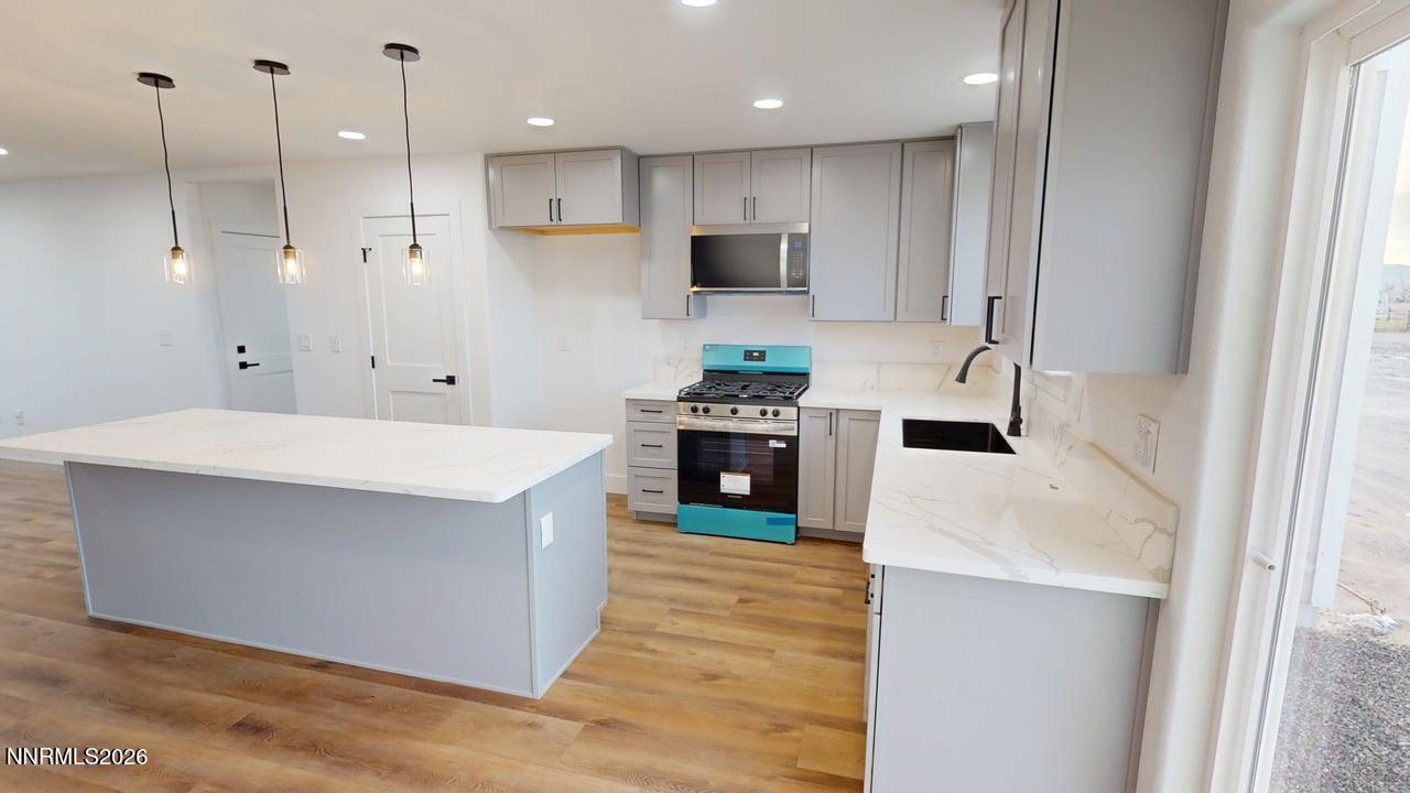 427 Yellow Brick Road Battle Mountain, NV 89820 - Photo 9 of 25 Kitchen