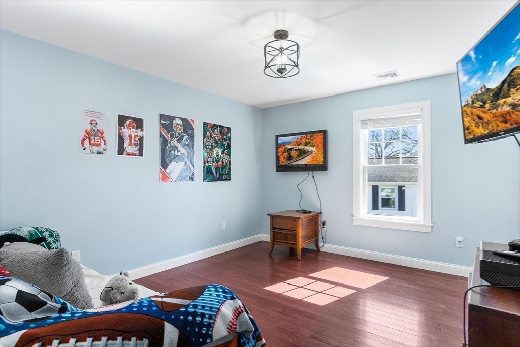 16 Chester Road North Reading, MA 01864 - Photo 24 of 39 Gallery Image 24