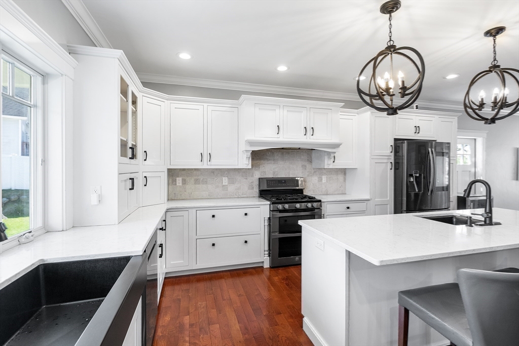 16 Chester Road North Reading, MA 01864 - Photo 3 of 39 Gallery Image 3