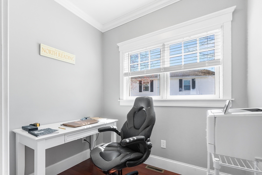 16 Chester Road North Reading, MA 01864 - Photo 8 of 39 Gallery Image 8