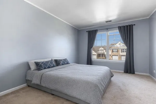 $310,000 | 1963 Gary Court, Unit C, Schaumburg, IL 60193