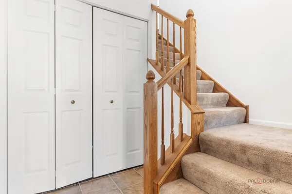 $310,000 | 1963 Gary Court, Unit C, Schaumburg, IL 60193