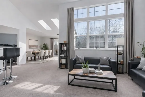 $310,000 | 1963 Gary Court, Unit C, Schaumburg, IL 60193