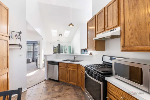 $310,000 | 1963 Gary Court, Unit C, Schaumburg, IL 60193