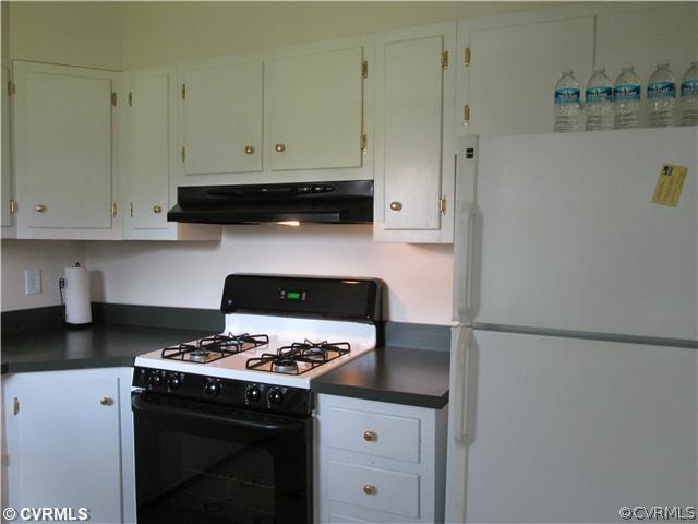 2908 Pennington Road Henrico, VA 23294 - Photo 8 of 12 Kitchen