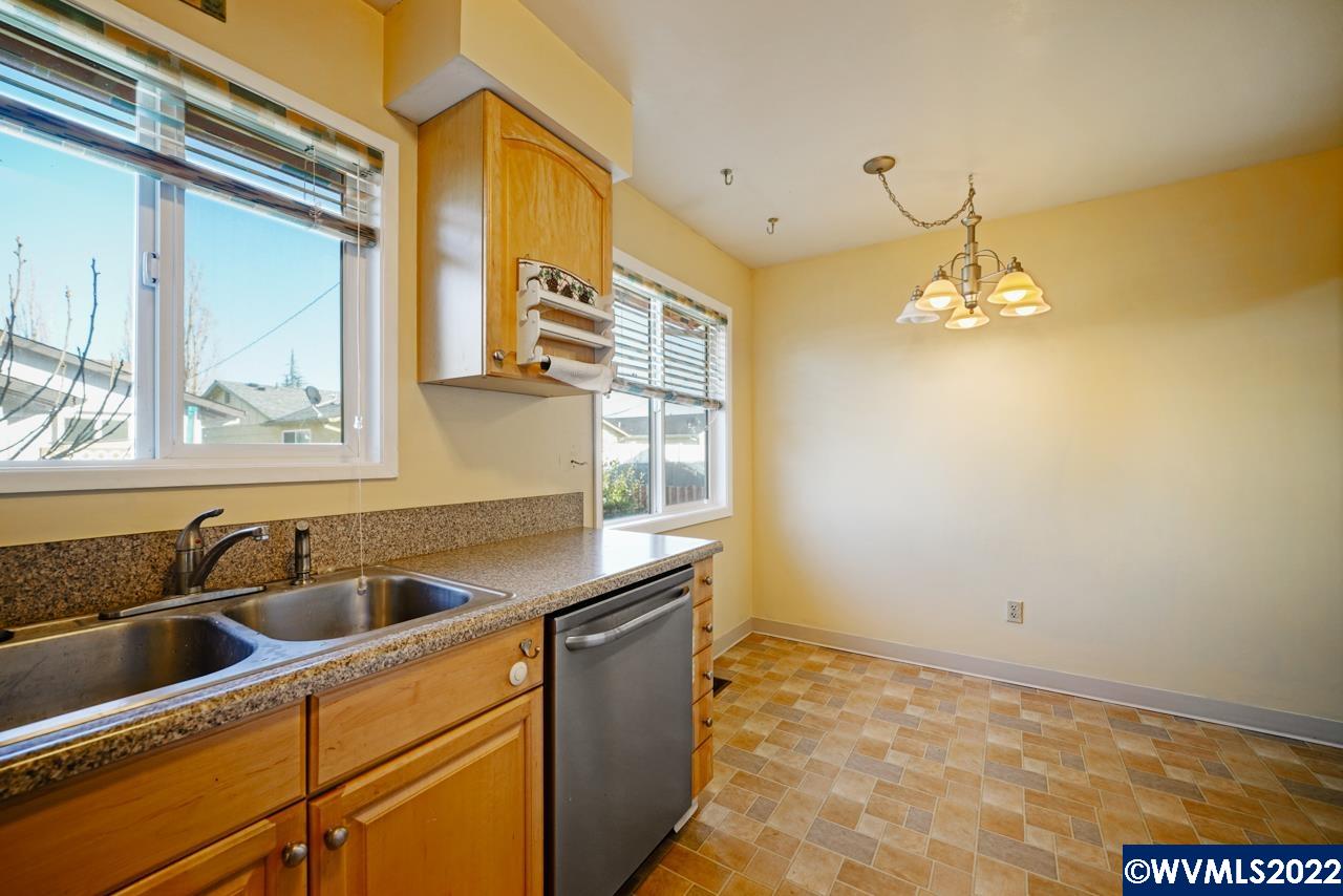 1104 Stanfield Road Woodburn, OR 97071 - Photo 13 of 31