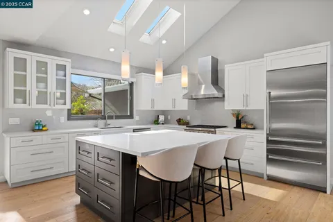 $3,650,000 | 17 Canary Court, Danville, CA 94526