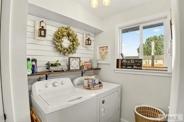 $316,000 | 300 North Farnsworth Drive, Idaho Falls, ID 83401