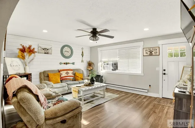 $316,000 | 300 North Farnsworth Drive, Idaho Falls, ID 83401