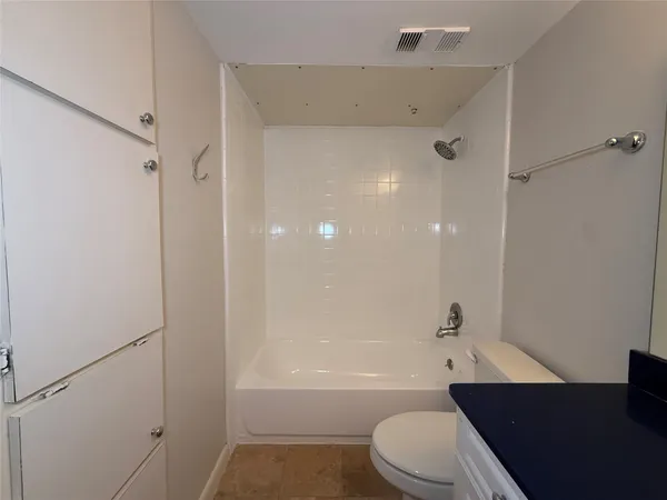 $1,025 | 2250 Bering Drive, Unit 47, Houston, TX 77057