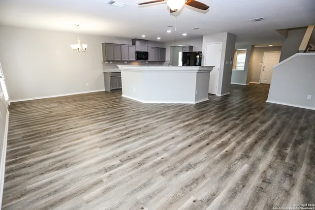 $1,895 | 320 Gatewood Cliff, Cibolo, TX 78108