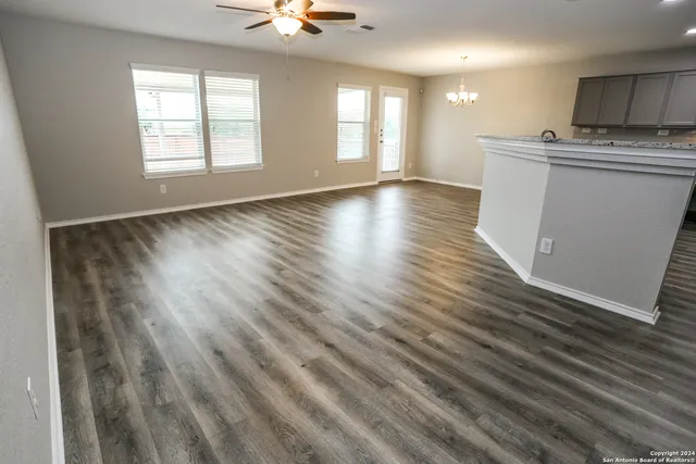 $1,895 | 320 Gatewood Cliff, Cibolo, TX 78108