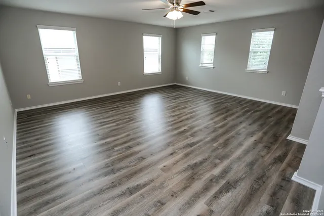 $1,895 | 320 Gatewood Cliff, Cibolo, TX 78108