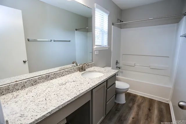 $1,895 | 320 Gatewood Cliff, Cibolo, TX 78108