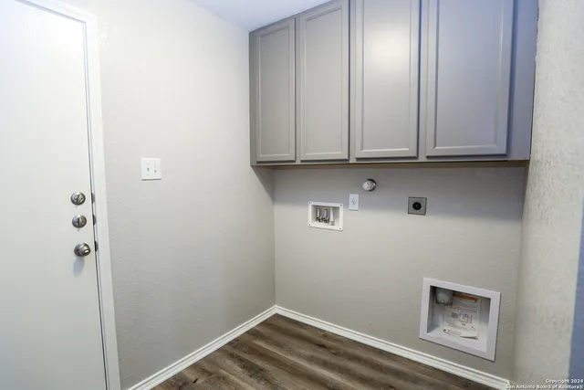 $1,895 | 320 Gatewood Cliff, Cibolo, TX 78108