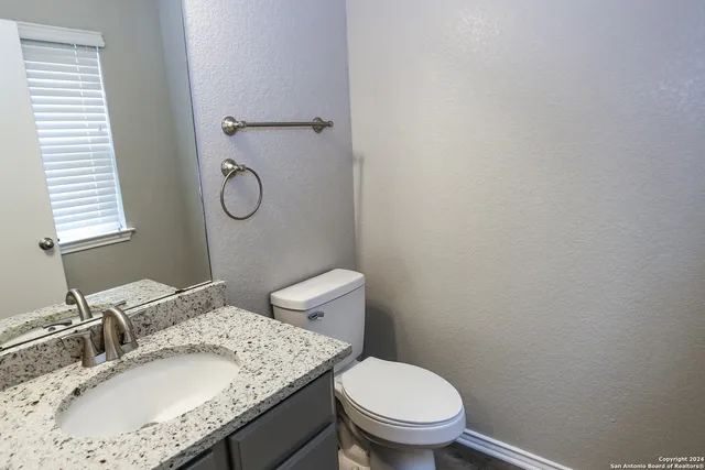 $1,895 | 320 Gatewood Cliff, Cibolo, TX 78108