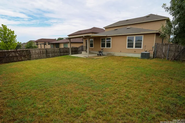 $1,895 | 320 Gatewood Cliff, Cibolo, TX 78108