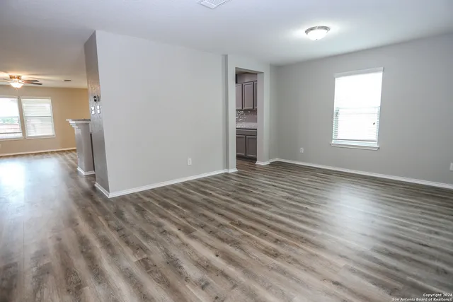 $1,895 | 320 Gatewood Cliff, Cibolo, TX 78108