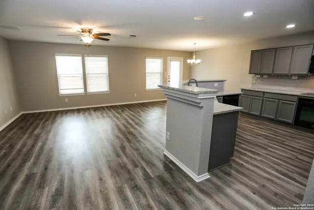 $1,895 | 320 Gatewood Cliff, Cibolo, TX 78108