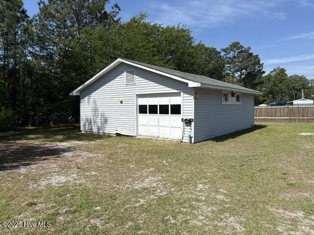 200 Watts Landing Road Hampstead, NC 28443 - Photo 17 of 28 Garage