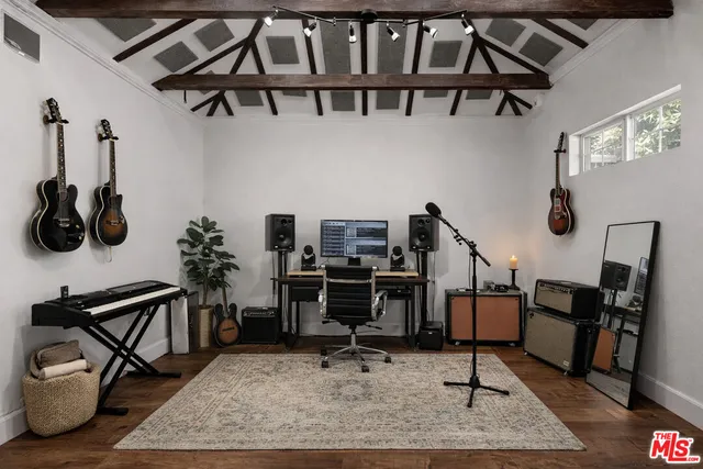 $1,095,000 | 2312 Oliveras Avenue, Altadena, CA 91001