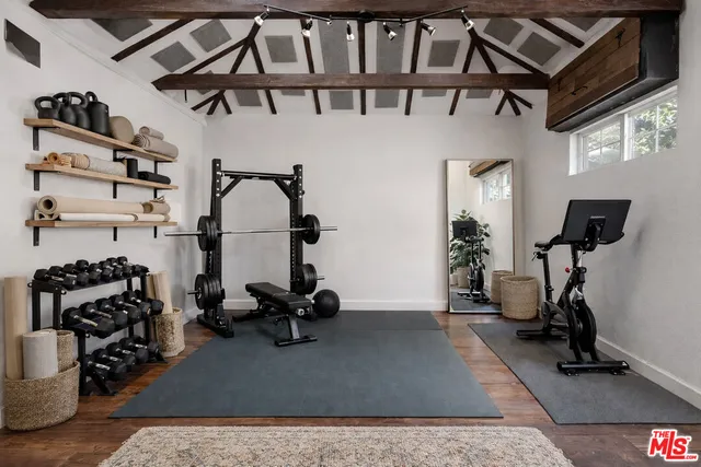 $1,095,000 | 2312 Oliveras Avenue, Altadena, CA 91001